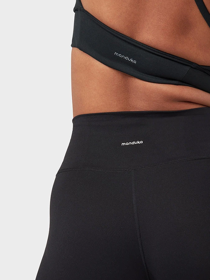 Manduka Essence Women's Performance Sports Bra - Black 4 Manduka Essence Women's Performance Sports Bra - Black - Image 4