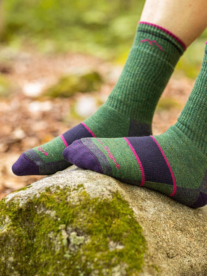 Darn Tough 1908 Hiker Boot Midweight Hiking Women's Full Cushion Socks 14 Darn Tough 1908 Hiker Boot Midweight Hiking Women's Full Cushion Socks - Image 14