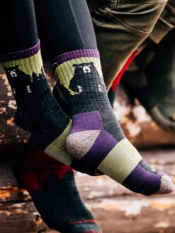 Darn Tough 1970 Bear Town Micro Crew Lightweight Hiking Cushion Women's Socks -Wellness Yoga Shop od43hbllf0l