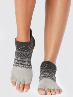 ToeSox Low Rise Half Toe Women's Yoga Socks -Wellness Yoga Shop svlir5gwmvp